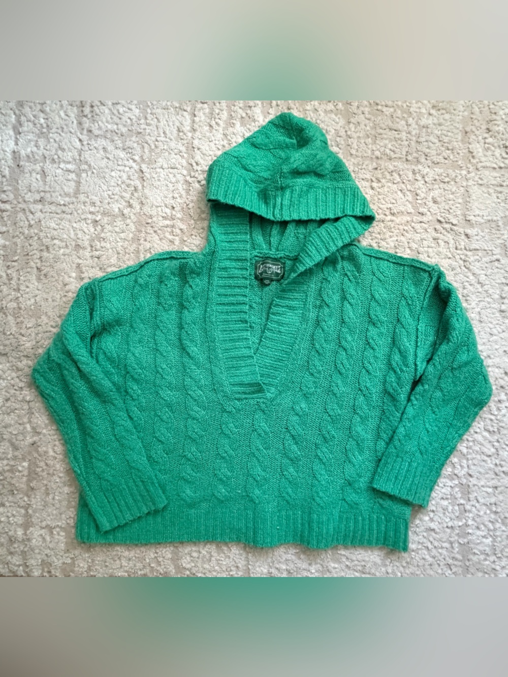American Eagle Outfitters Hood Cable Knit Sweater in a great shade Green S